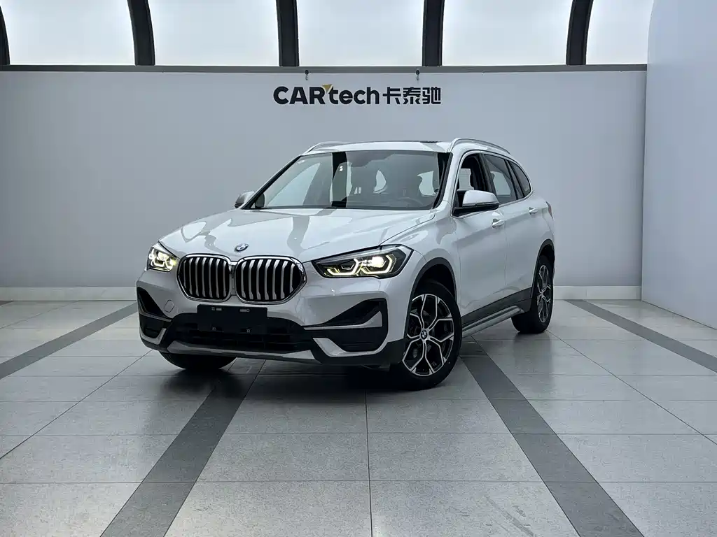 BMW X1 2022 — фото 1
