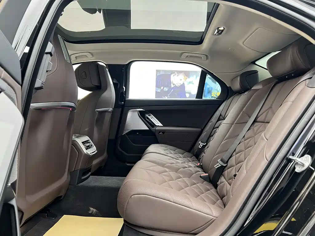 BMW 7 Series 2025 — фото 14