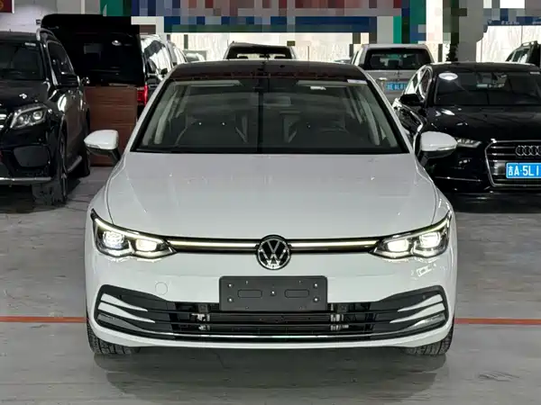 Volkswagen Golf 2021