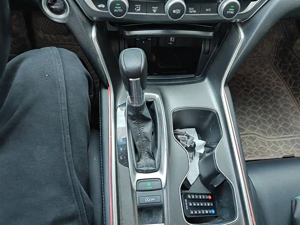 Honda Accord 2021 — фото 14