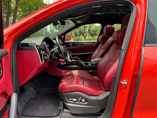Porsche Cayenne 2021