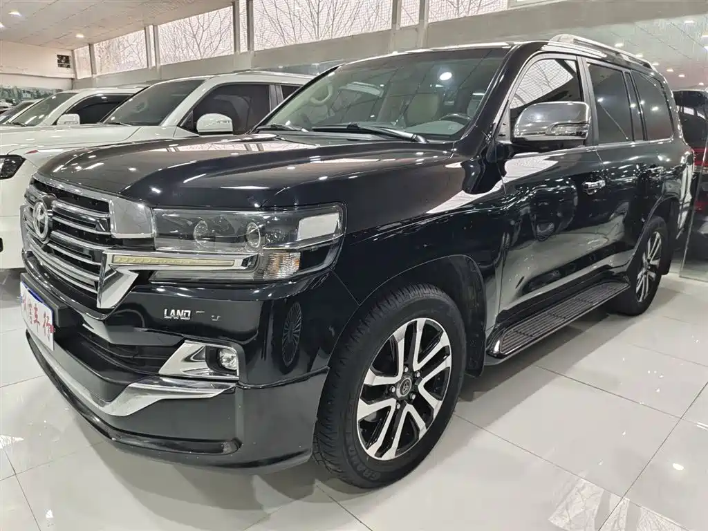 Toyota Land Cruiser 2019 — фото 1