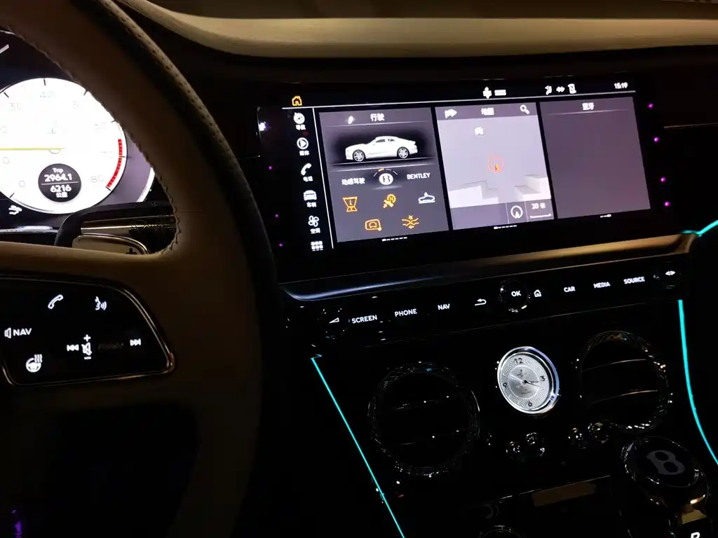 Bentley Continental 2022 — фото 12