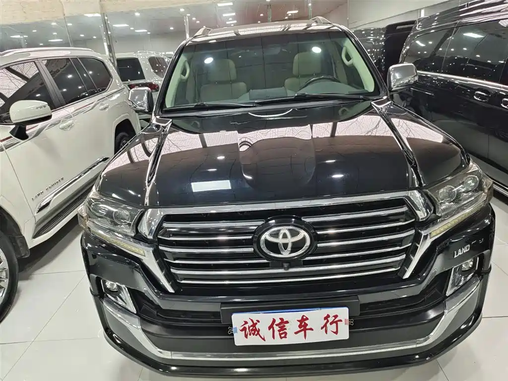Toyota Land Cruiser 2019 — фото 2