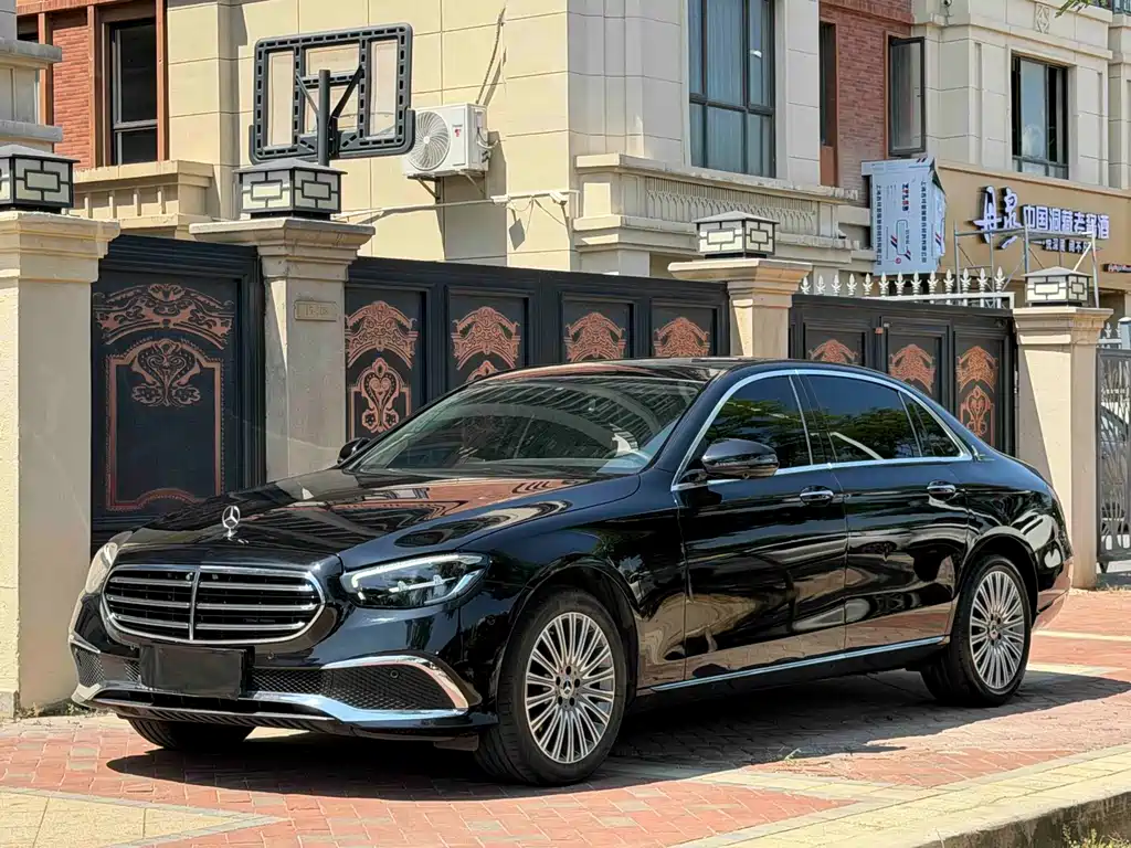 Mercedes-Benz E-Class 2022 — фото 1