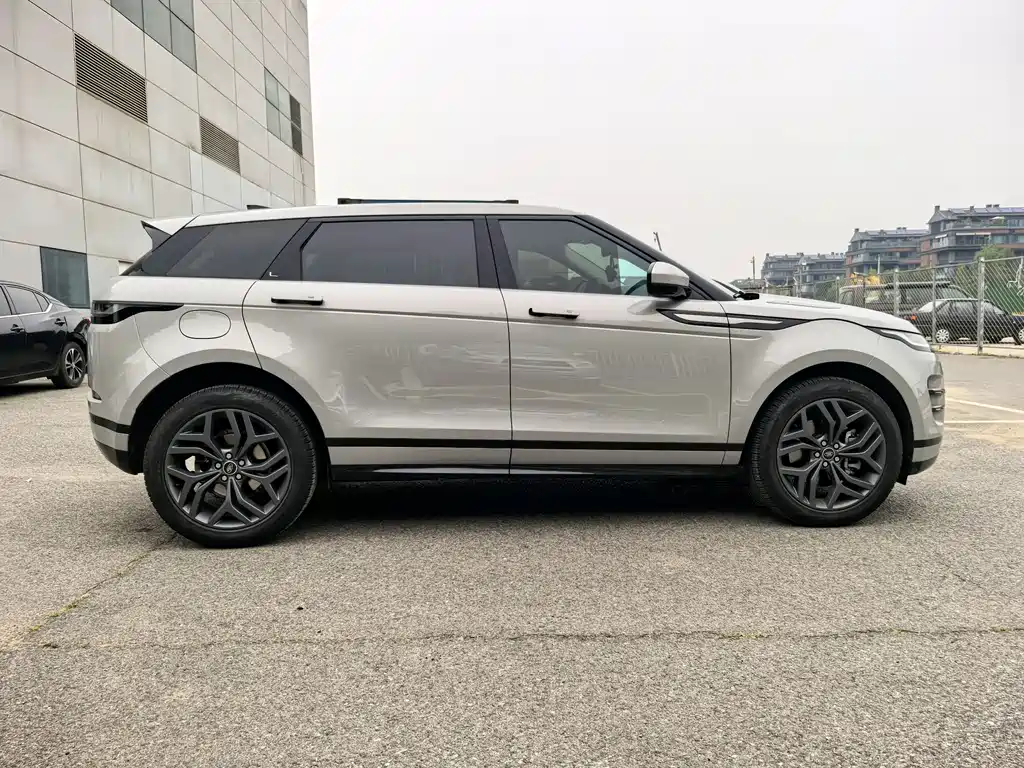 Land Rover Evoque 2024 — фото 3