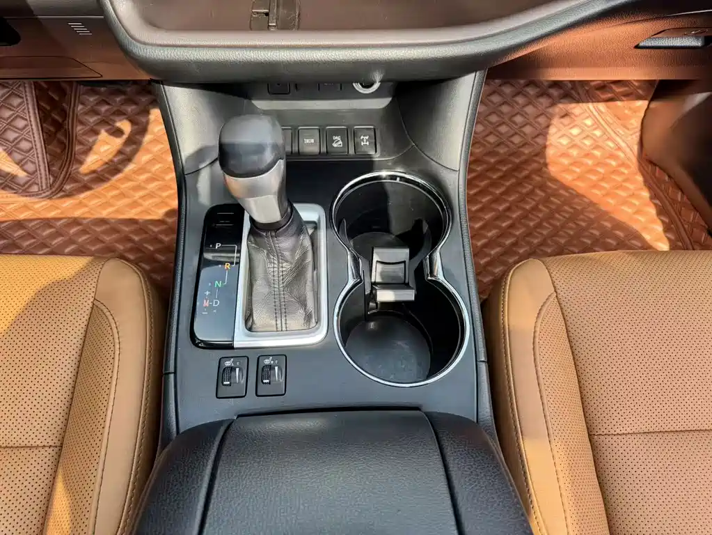 Toyota Highlander 2020 — фото 24