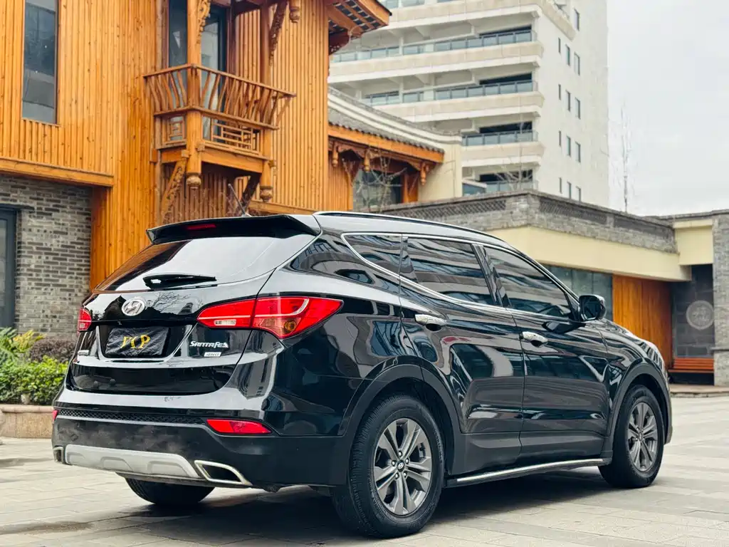 Hyundai Santa Fe 2015 — фото 8