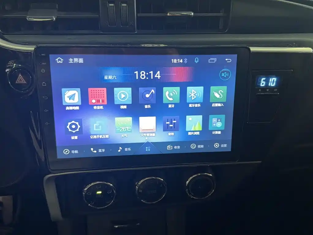 Toyota Corolla 2018 — фото 3