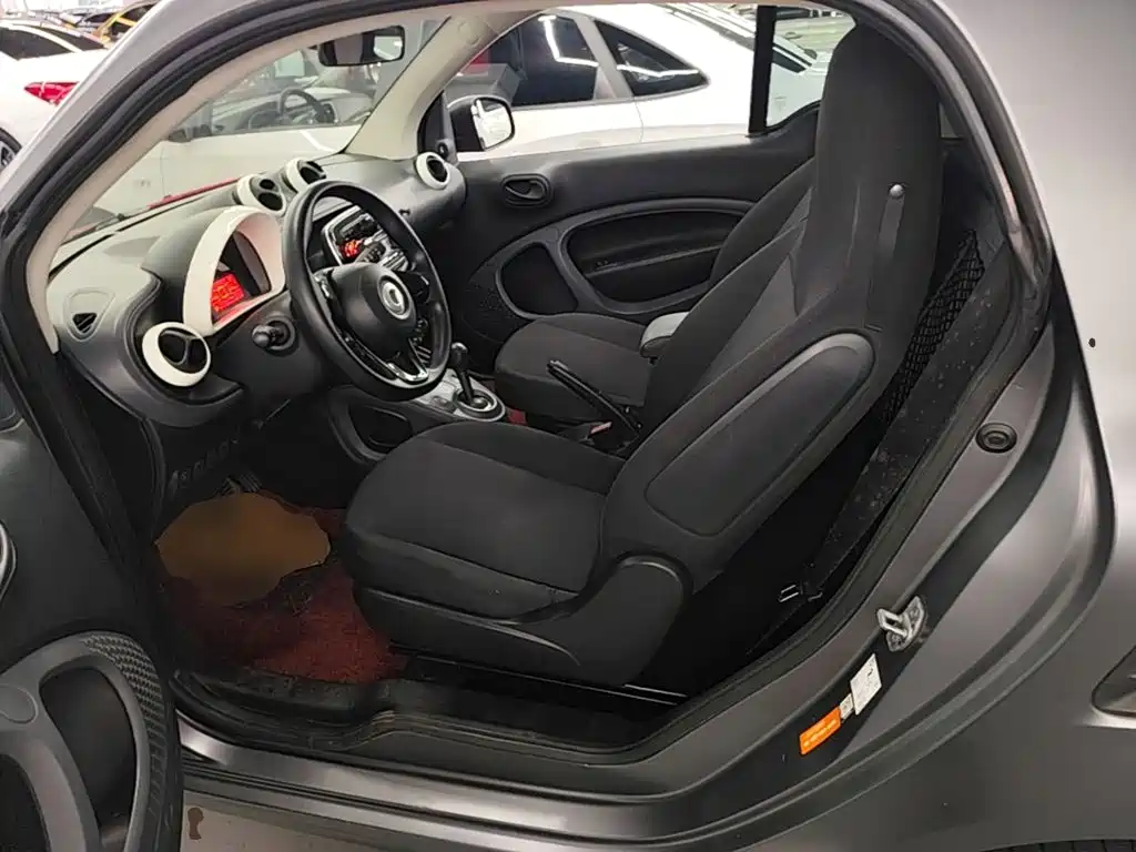 smart fortwo 2017 — фото 15