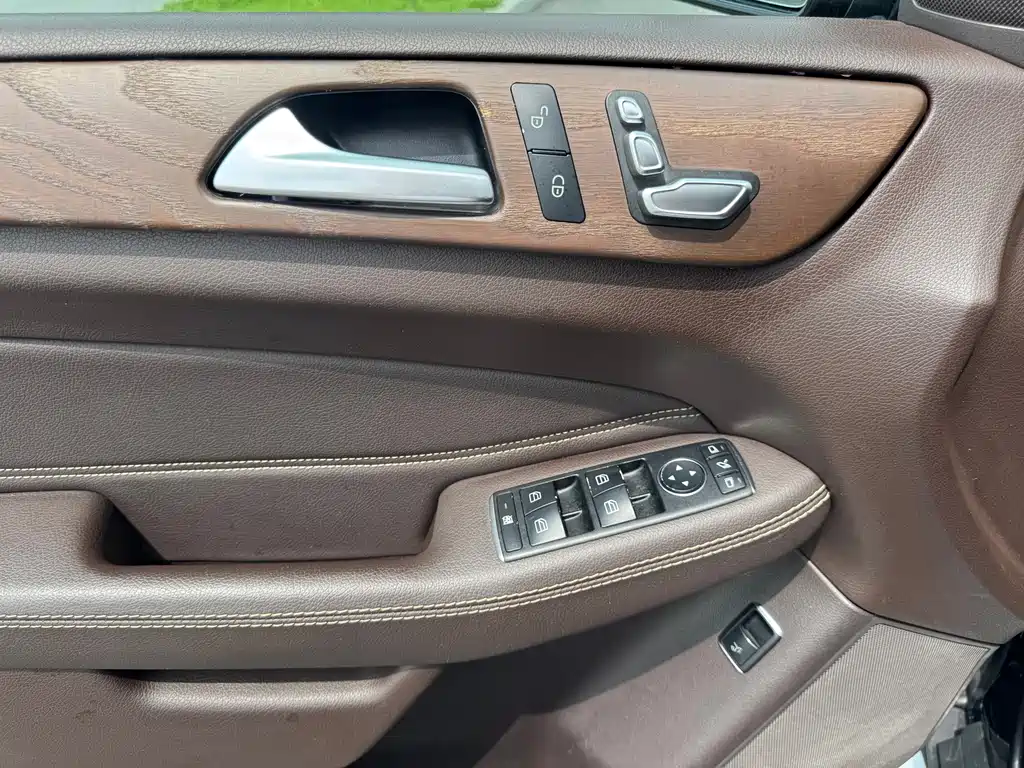 Mercedes-Benz GLE 2018 — фото 19