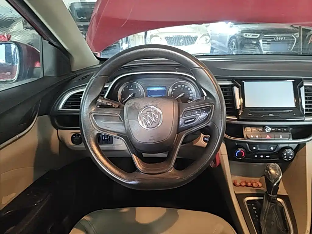 Buick Excelle 2015 — фото 11