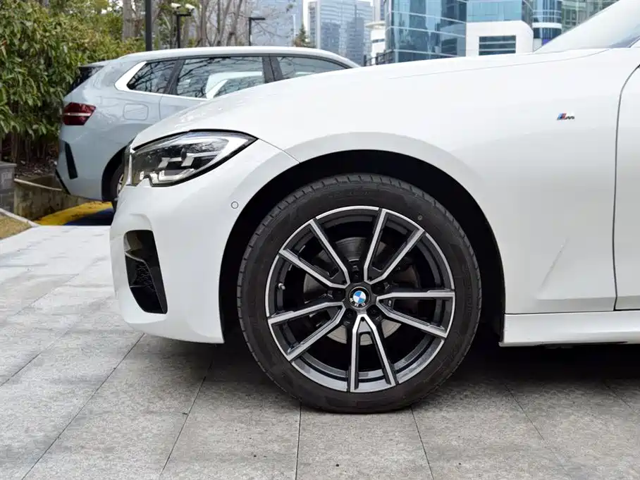 BMW 3 Series 2022 — фото 17