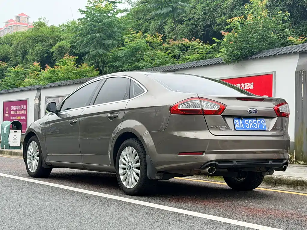 Ford Mondeo 2014 — фото 3
