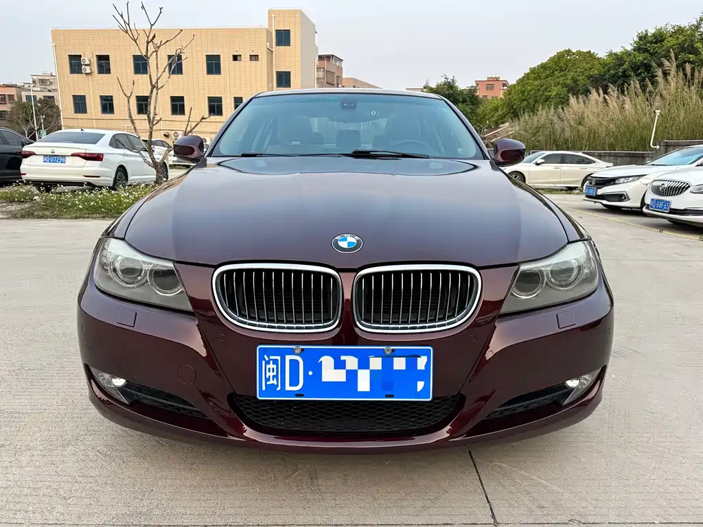 BMW 3 Series 2010 — фото 2