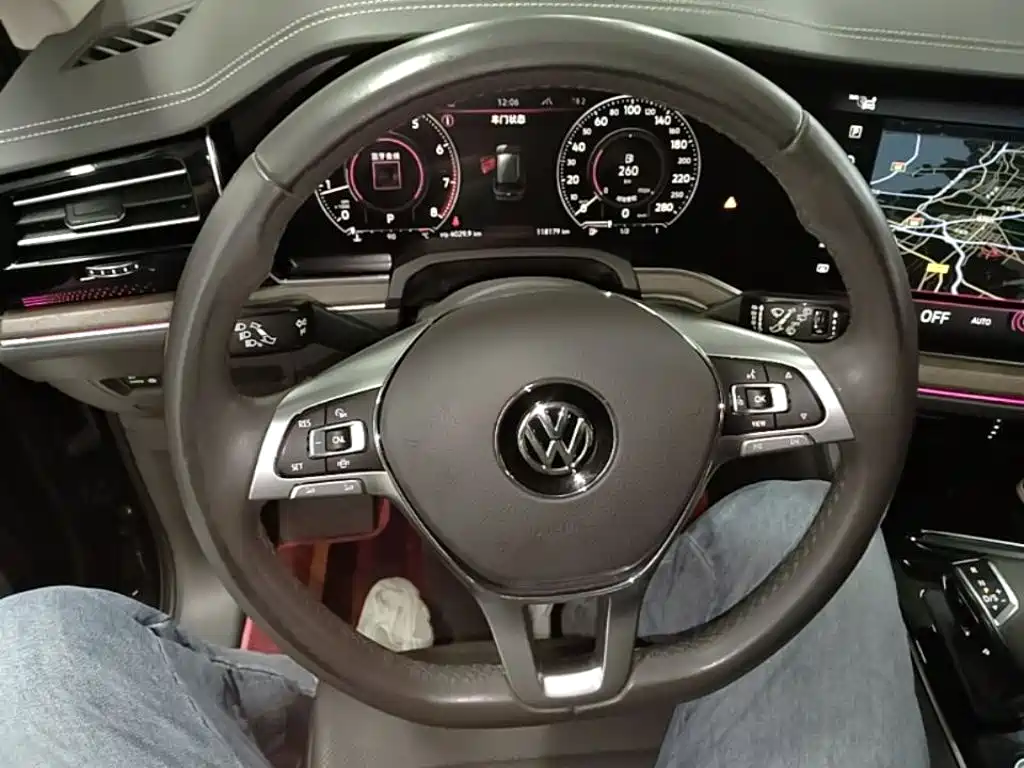 Volkswagen Touareg 2019 — фото 11