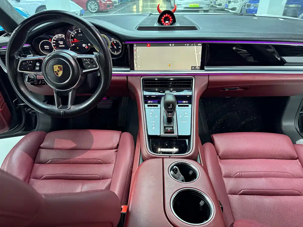 Porsche Panamera 2018 — фото 11