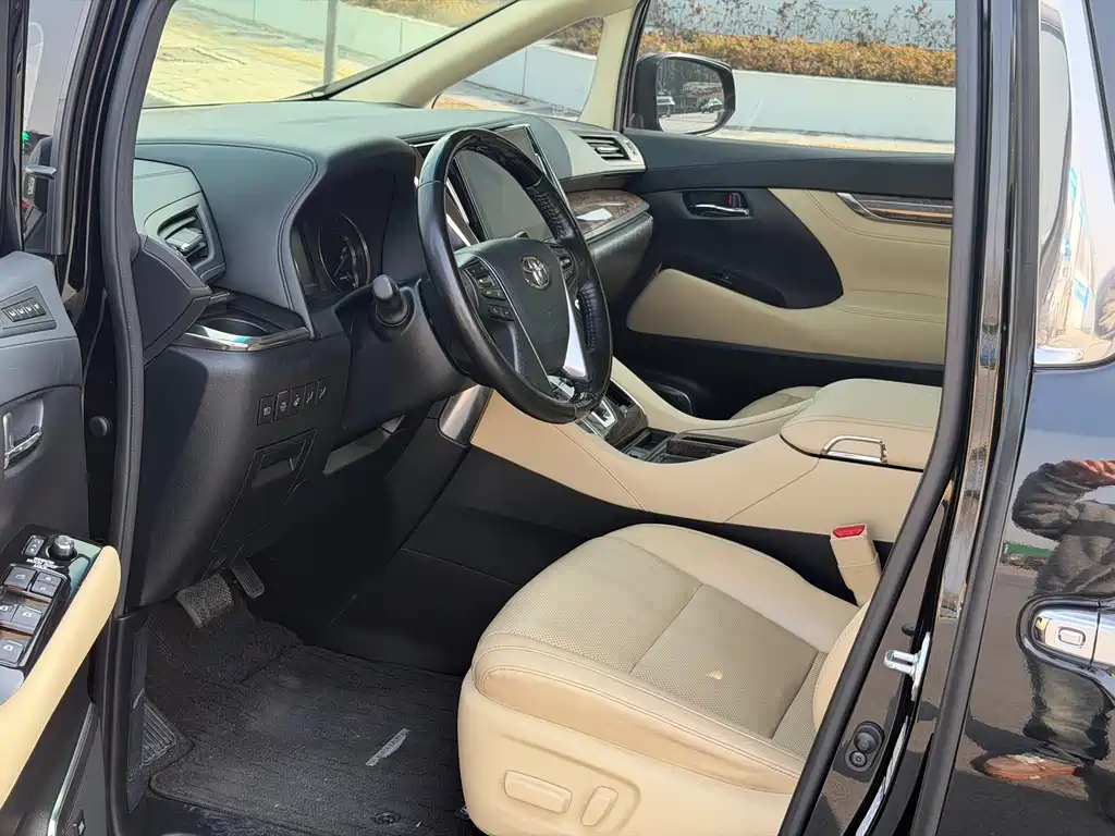 Toyota Alphard 2021 — фото 4