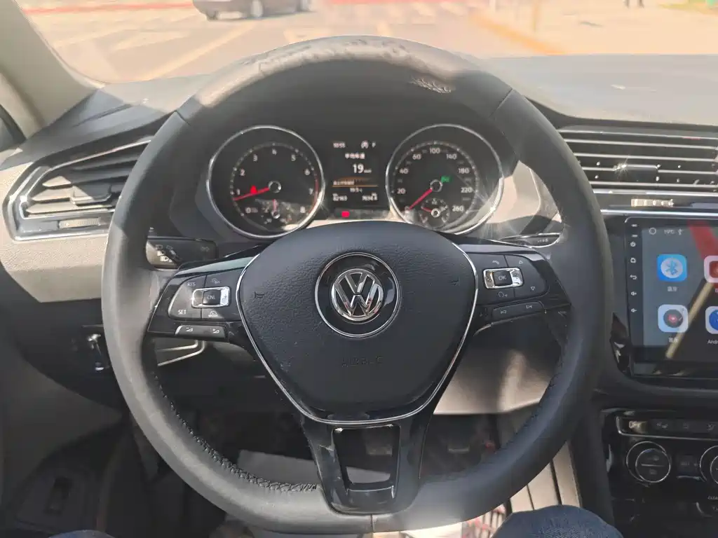 Volkswagen Tiguan L 2017 — фото 12