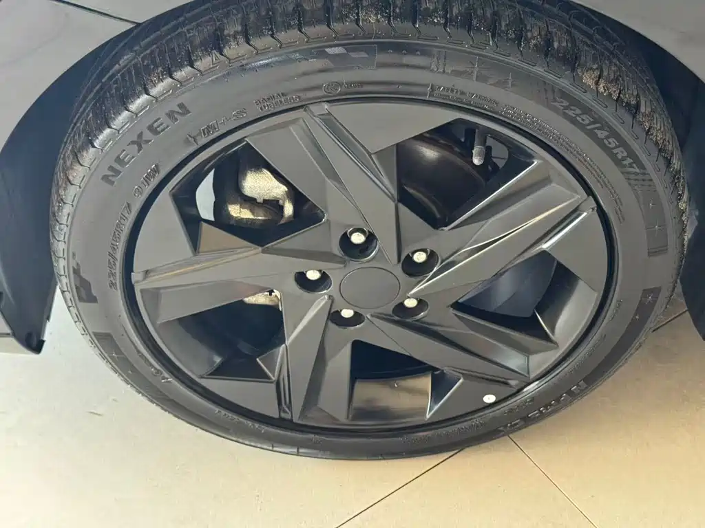 Hyundai Elantra 2022