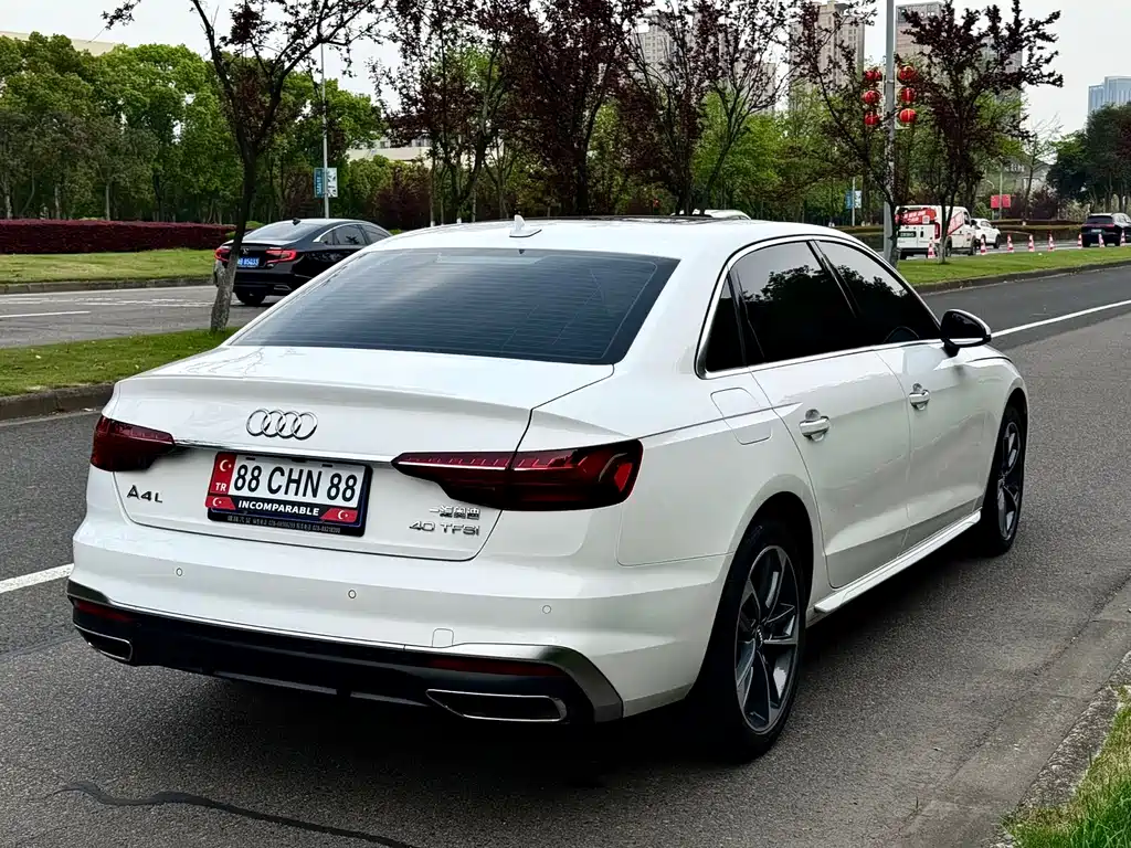 Audi A4L 2021 — фото 10