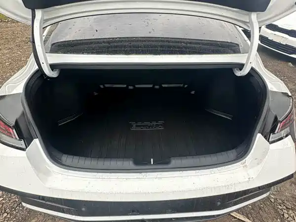 Hyundai Elantra 2025