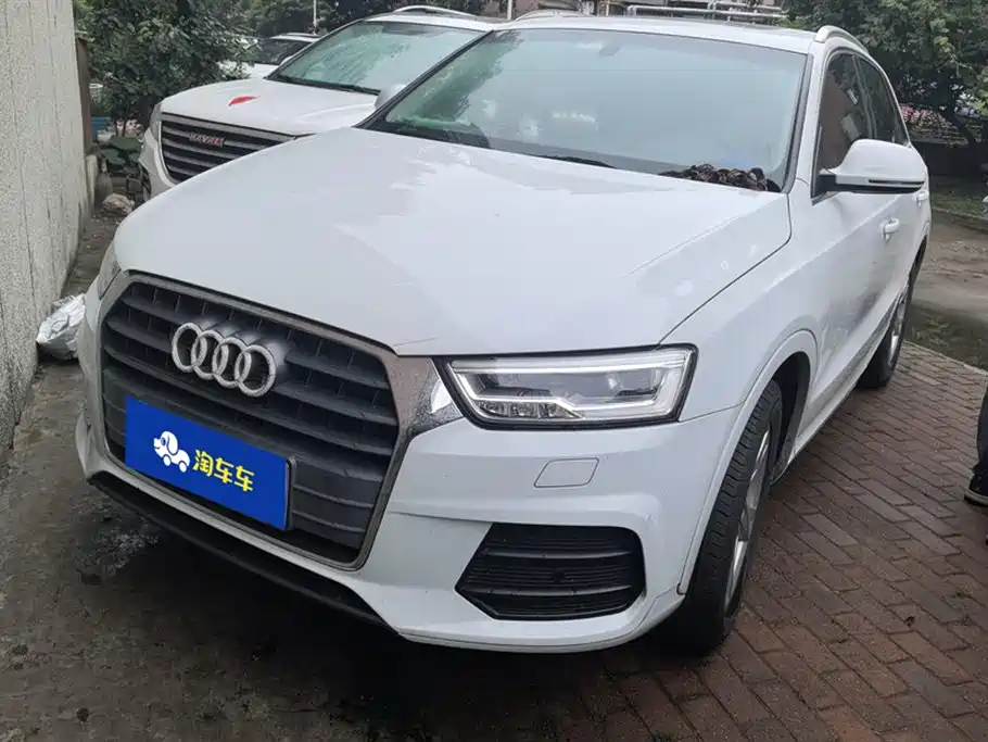 Audi Q3 2019 — фото 1