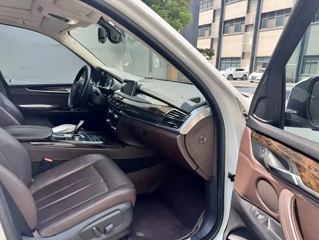 BMW X5 2015 — фото 11