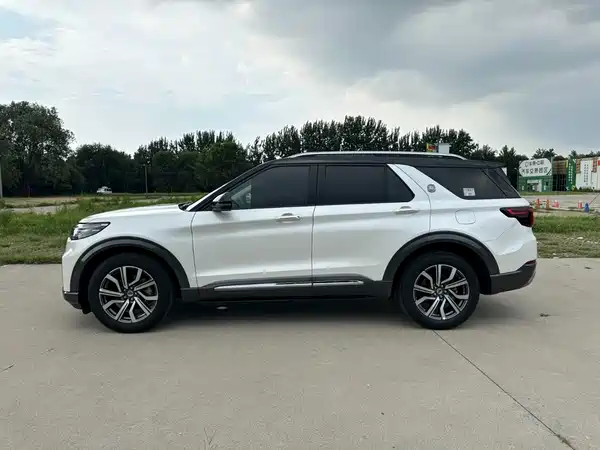 Ford Explorer 2022