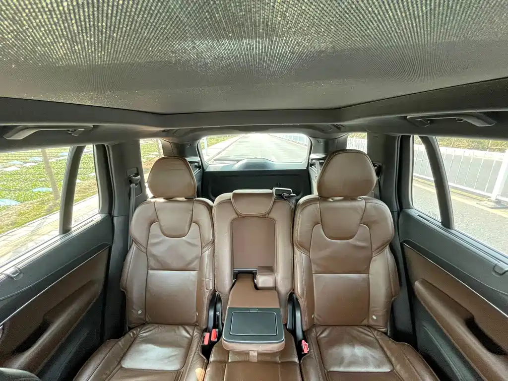 Volvo XC90 PHEV 2022 — фото 24