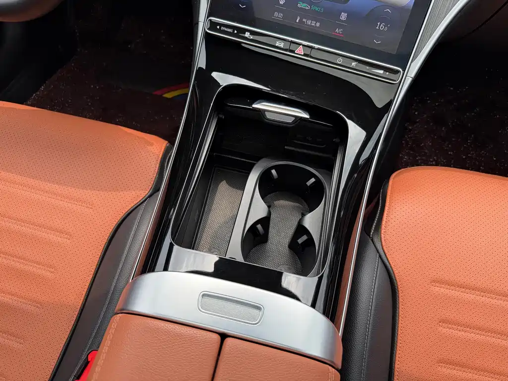 Mercedes-Benz C-Class 2022 — фото 8