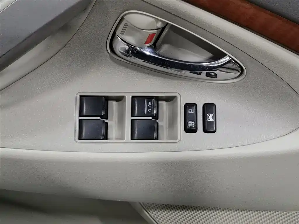 Toyota Camry 2015 — фото 9