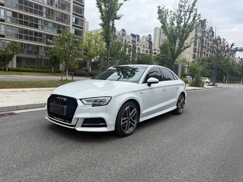 Audi A3 2019 — фото 1