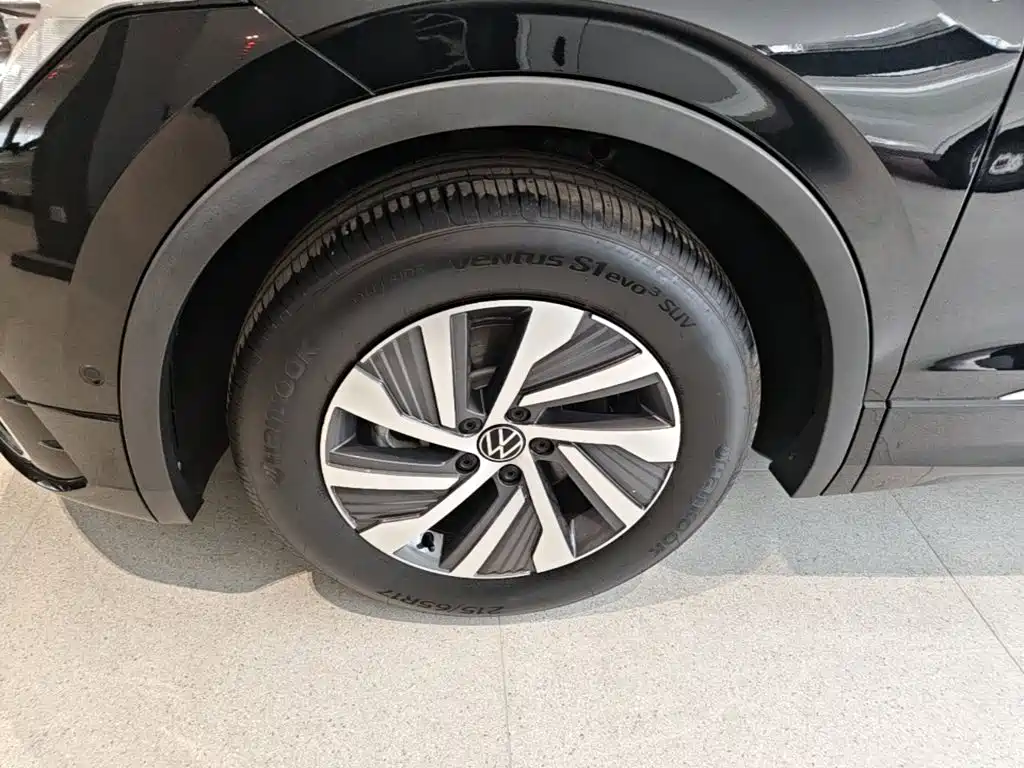 Volkswagen Tiguan L Plug-In Hybrid 2025 — фото 23