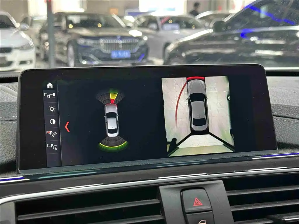 BMW 3 Series 2019 — фото 14