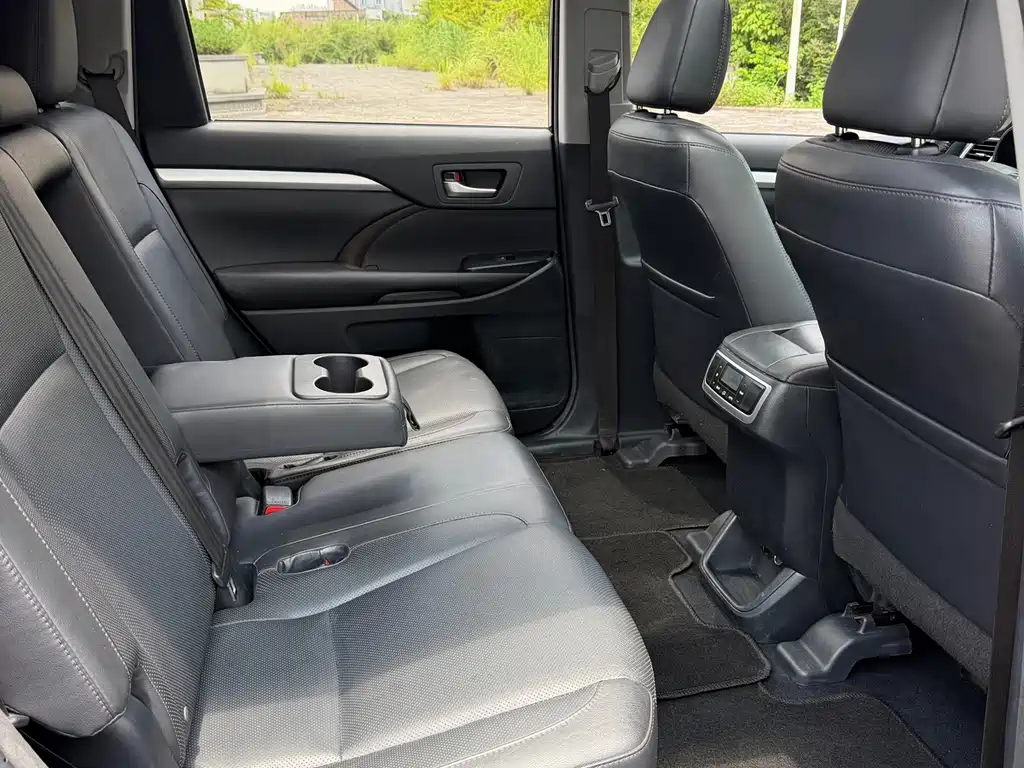 Toyota Highlander 2016 — фото 13