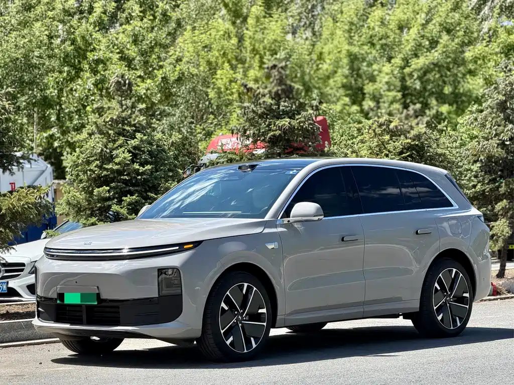 Li Auto Li L6 2025