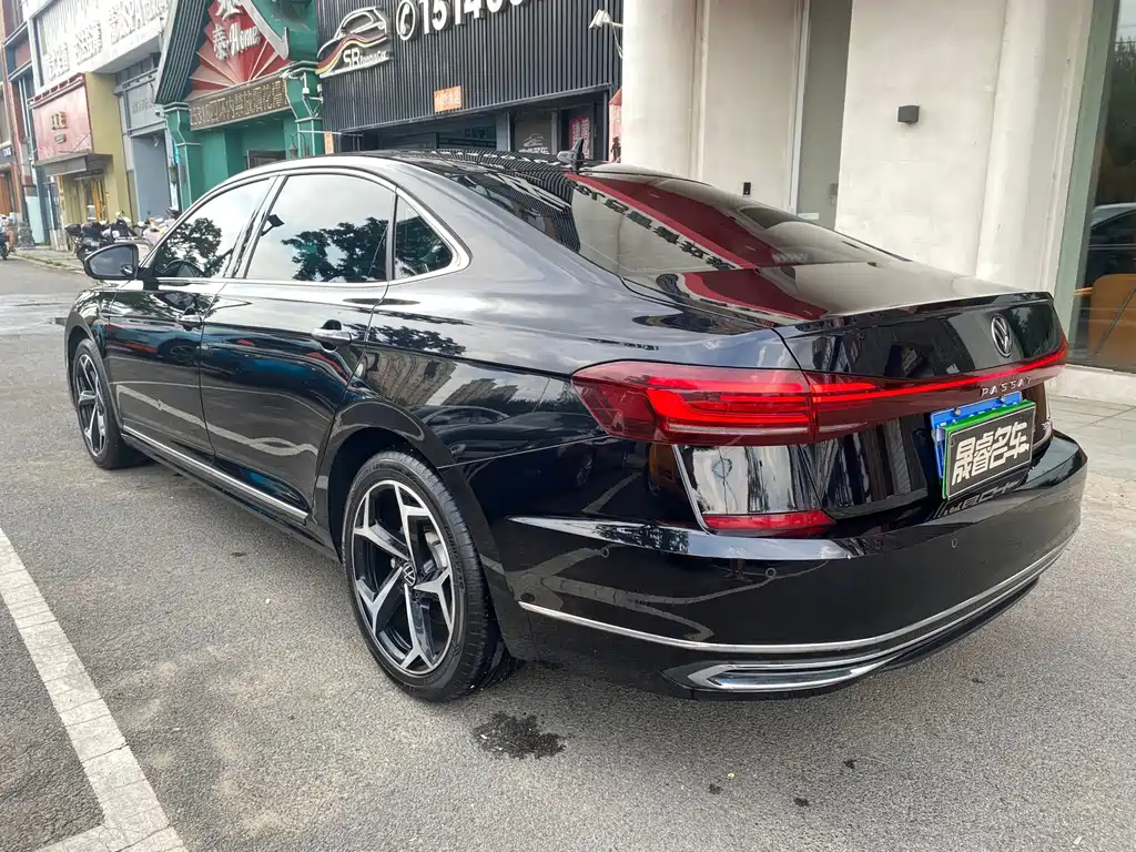 Volkswagen Passat 2023