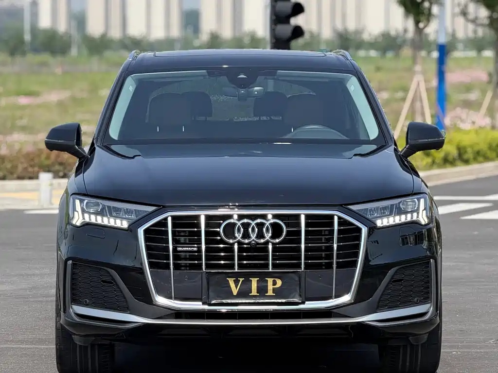 Audi Q7 2023 — фото 2