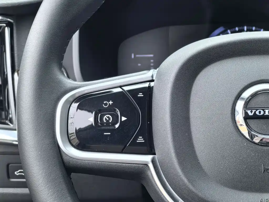 Volvo S90 2017 — фото 16