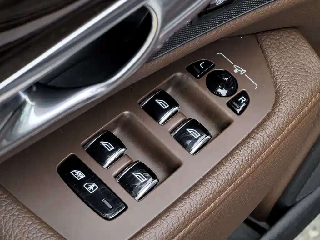 Volvo S90 2017 — фото 19