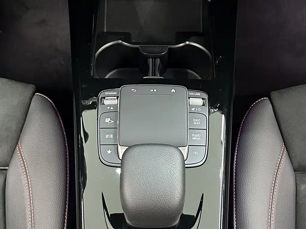 Mercedes-Benz A-Class 2024 — фото 17