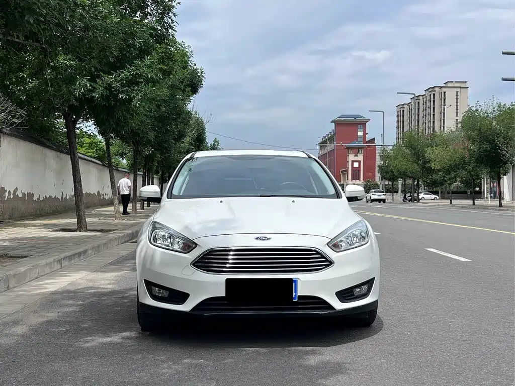 Ford Focus 2020 — фото 2
