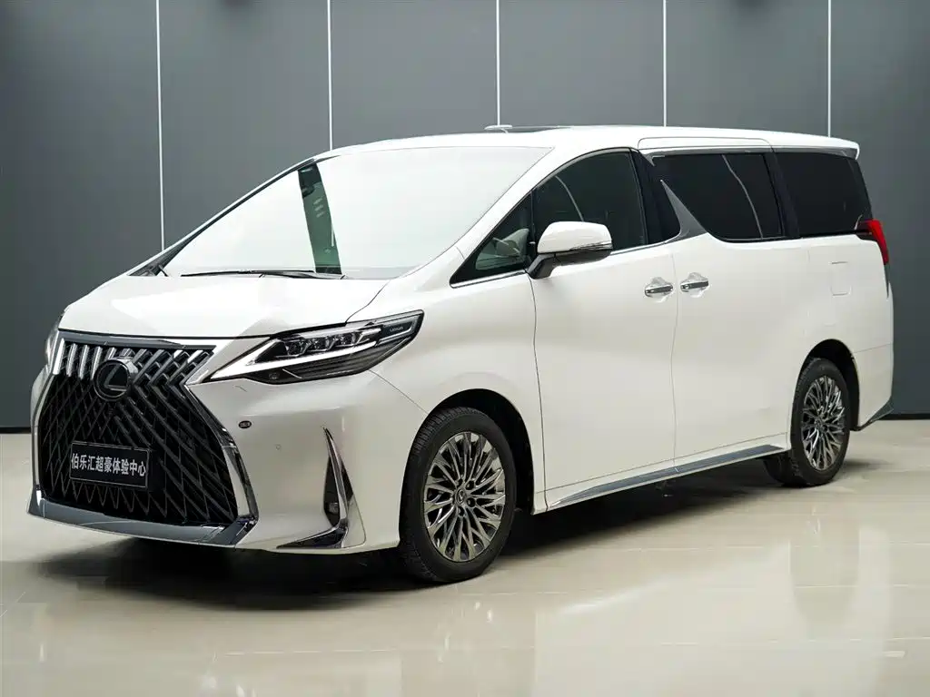Lexus LM 2024 — фото 1