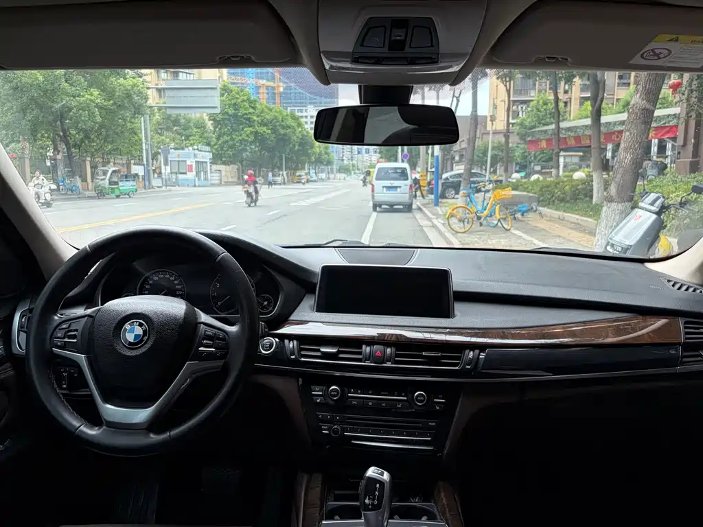 BMW X5 2018 — фото 24