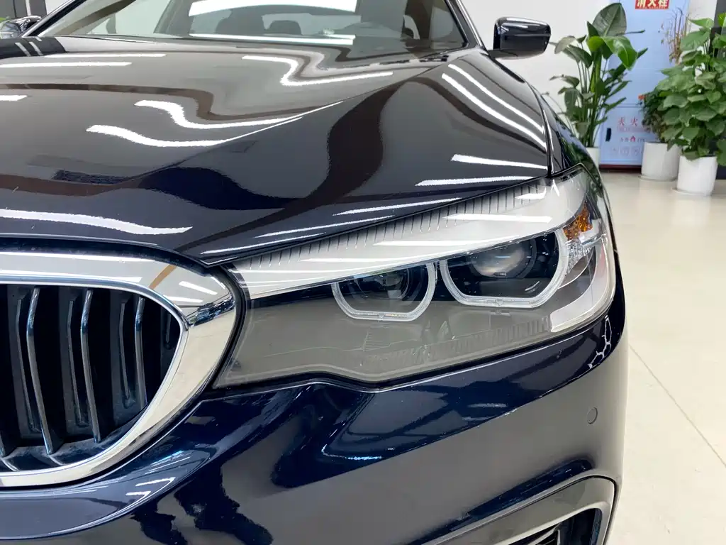 BMW 5 Series 2019 — фото 4