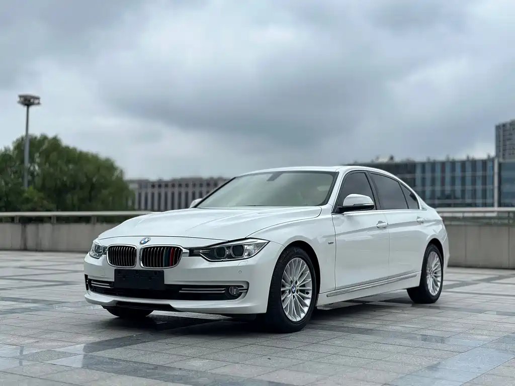 BMW 3 Series 2015 — фото 1