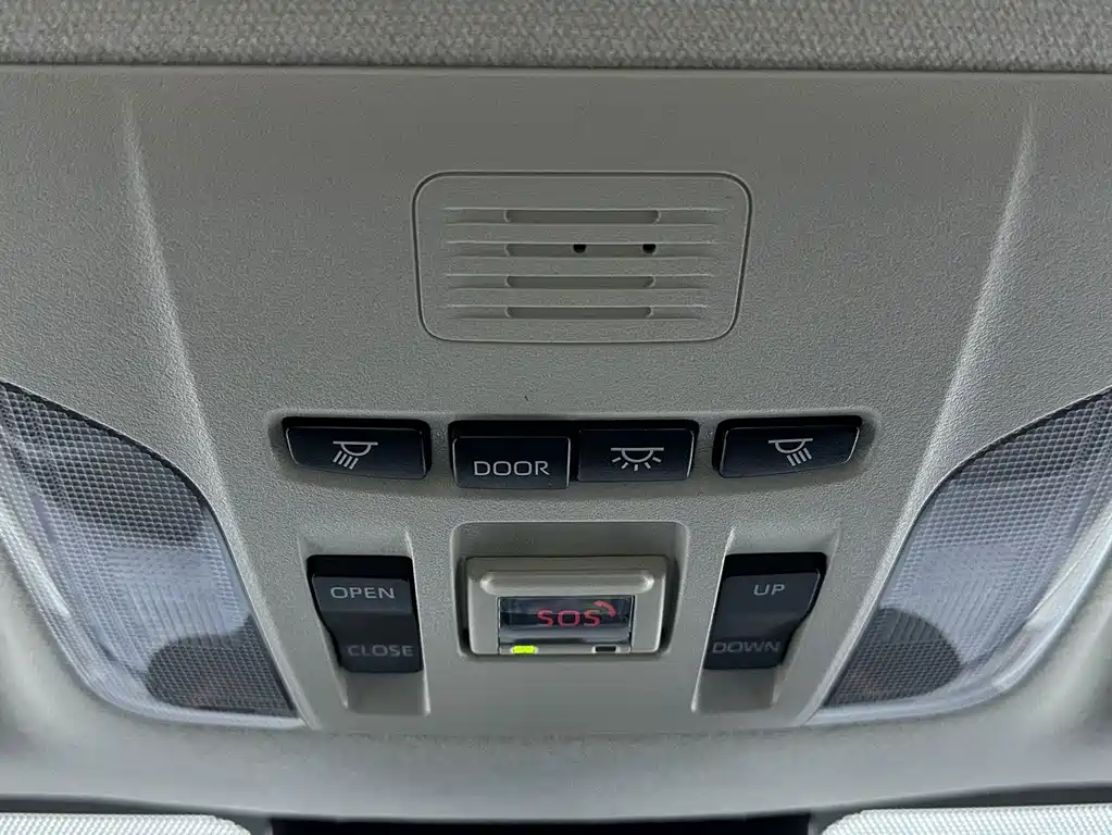 Toyota Corolla 2023 — фото 18