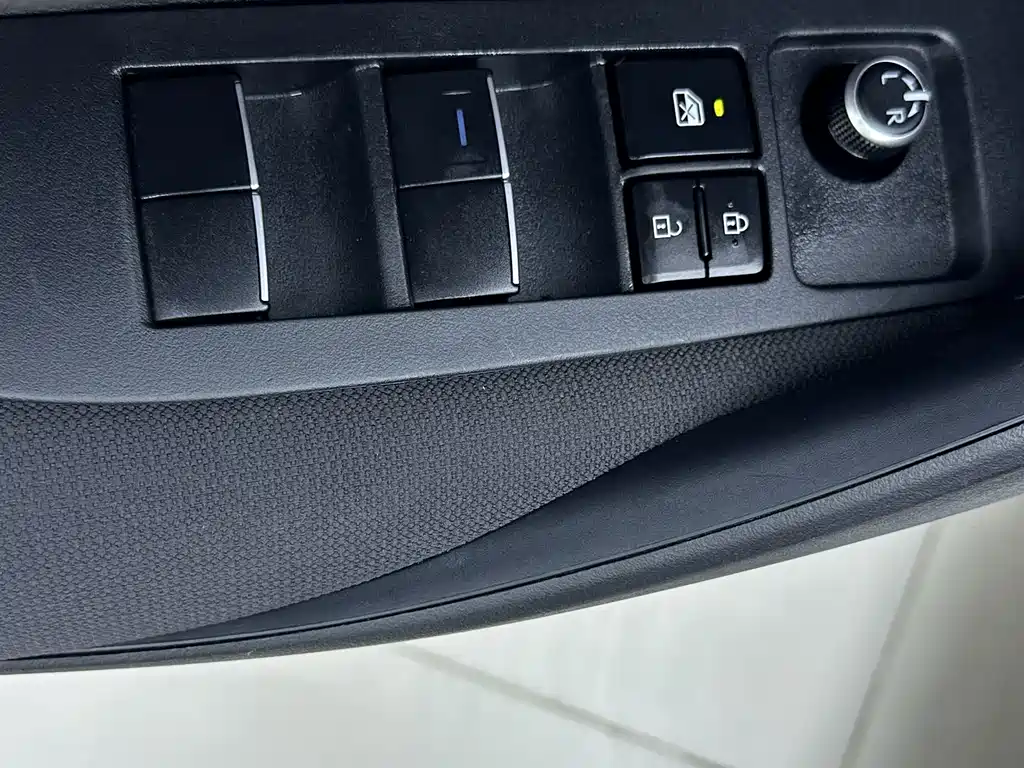 Toyota Corolla 2023 — фото 17