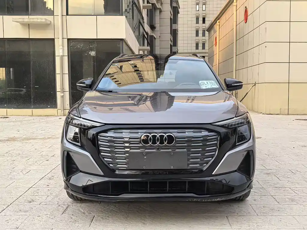 Audi Q5 E-Tron 2022 — фото 2